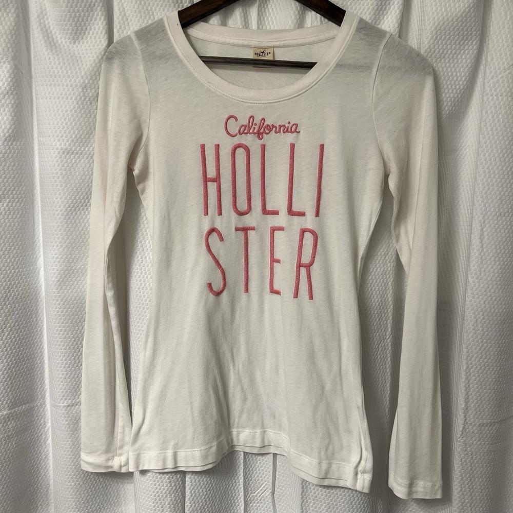 Hollister Y2K Women's S White Long Sleeve Baby Tee Cali Preppy Graphic EXCELLENT